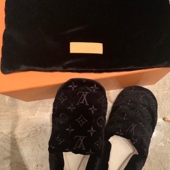 SOLD‼️🎉🥳HP🥳🎉Louis Vuitton monogram dreamy slippers💕 - Picture 6 of 13
